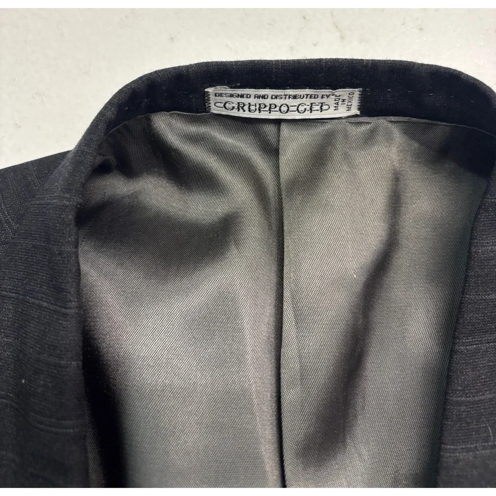 vtg 90s Double Breasted 42L 36x33 Gray Stripe 2pc Pant Suit Wool Profilo Pleated